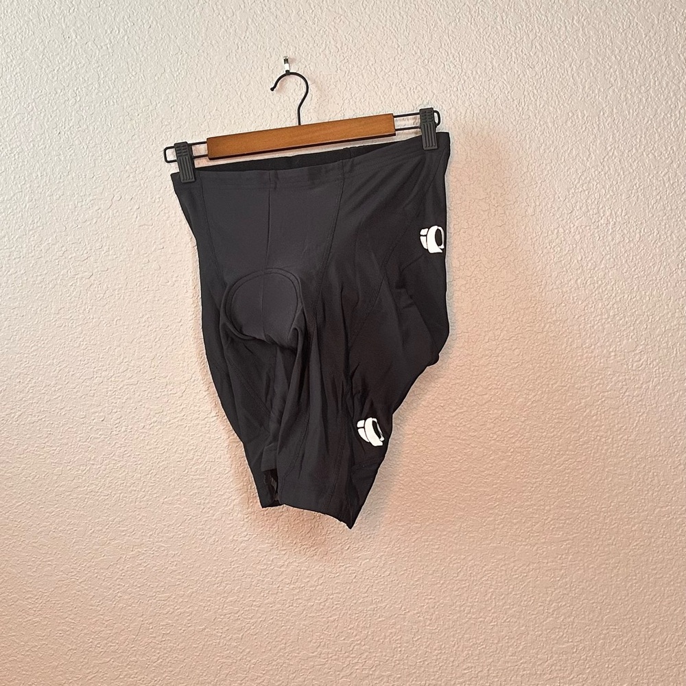 Men’s cycling shorts